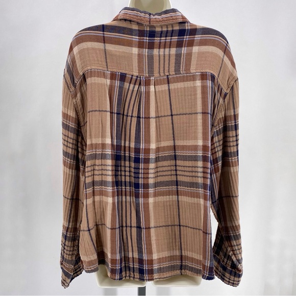 Aerie tan & navy blue plaid flannel shirt - Picture 2 of 10